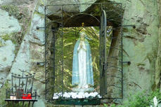 Maiandacht mit Krönung der Fatima-Madonna (Foto: Karl-Franz Thiede)